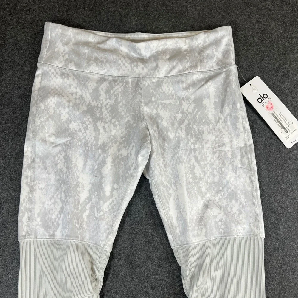 Alo‎ Yoga Goddess Ribbed Legging Vapor Python Glossy Grey White Snakeskin Medium